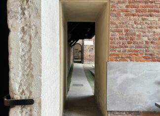 API Gateway İçin Multi-Domain Mi Wildcard Mı? En İyi Seçim!